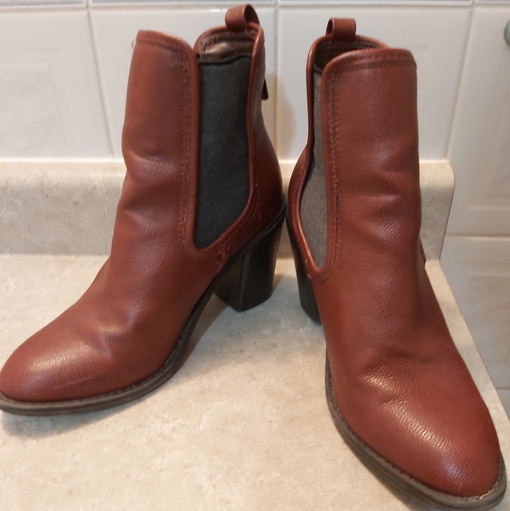 Brown/Burgundy Leather Heeled Booties Size 8.5 - Picture 7 of 14